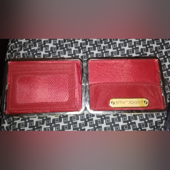 Custom Designed Creations Wallet - Picture 4 of 5